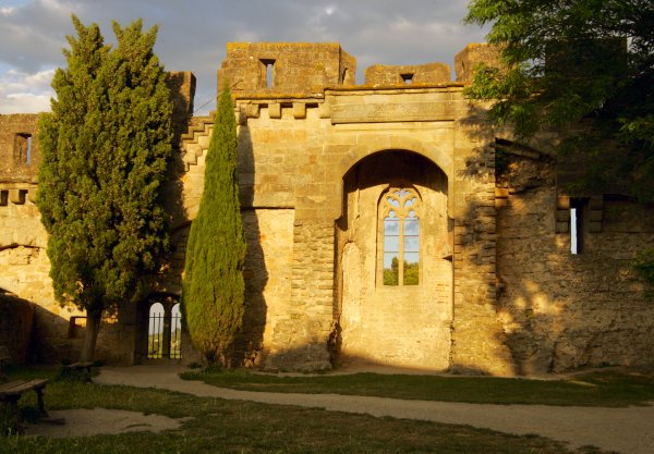 La ciudad de Carcassonne es la ciudad fortificada mejor conservada del mundo, con más de 52 torreones... CRUCEROS FLUVIALES ENCHANTE CANALES DE FRANCIA CRUCEROS EN FAMILIA BARCOS PRIVADOS CRUCEROS BARCOS PEQUEÑOS CRUCEROS FLUVIALES DE LUJO CRUCEROS ALQUILER CHARTER FAMILIAS GRUPOS CARCASSONNE
